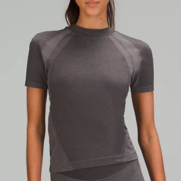 Lululemon | Seamless Training Short Sleeve Shirt LW3GAUS Gull Grey (10) - Picture 2 of 15